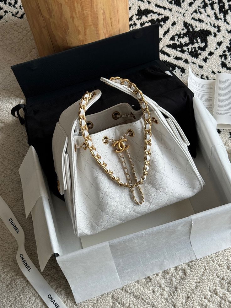 Chanl25 Elegance Quilted Chain Tote - ARGENTO STORE