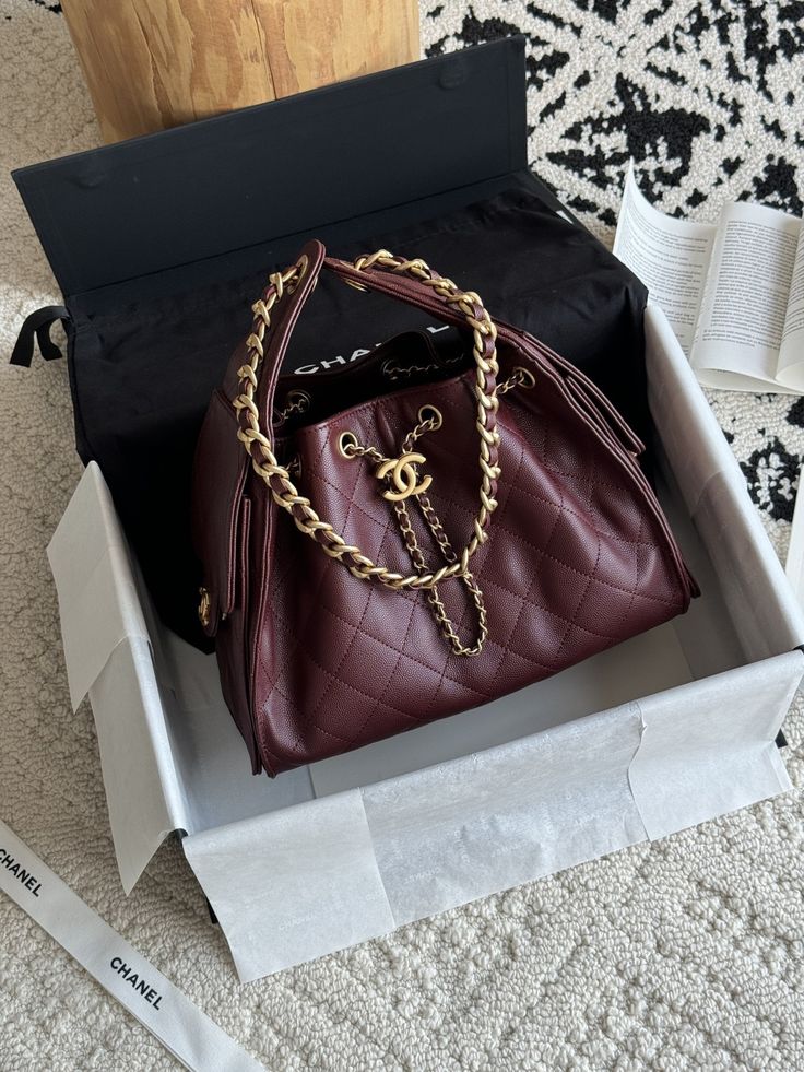 Chanl25 Elegance Quilted Chain Tote - ARGENTO STORE